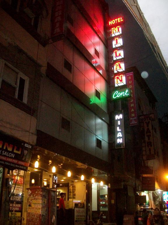 Hotel Milan Continental Delhi  Exteriör bild