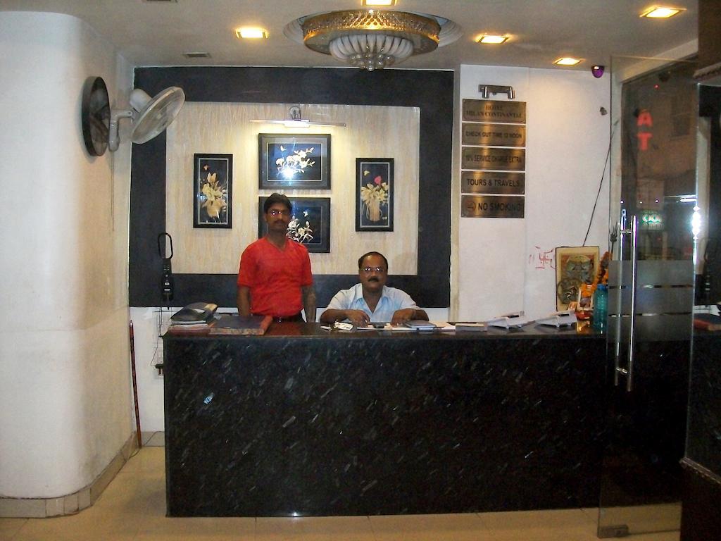 Hotel Milan Continental Delhi  Exteriör bild