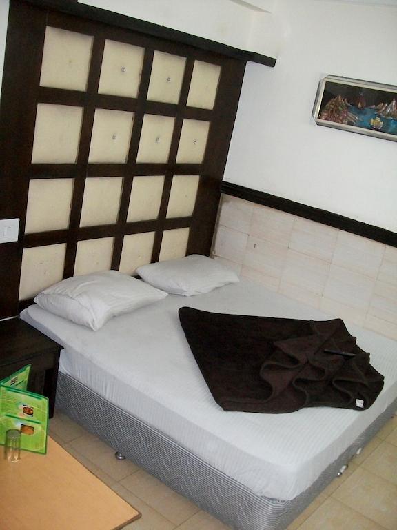 Hotel Milan Continental Delhi  Rum bild