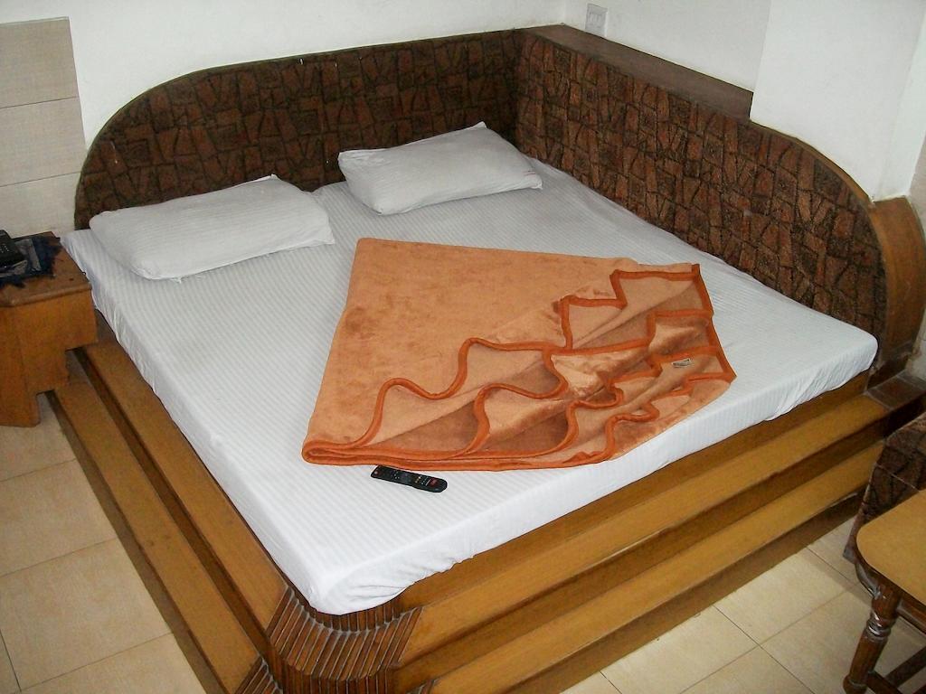 Hotel Milan Continental Delhi  Rum bild